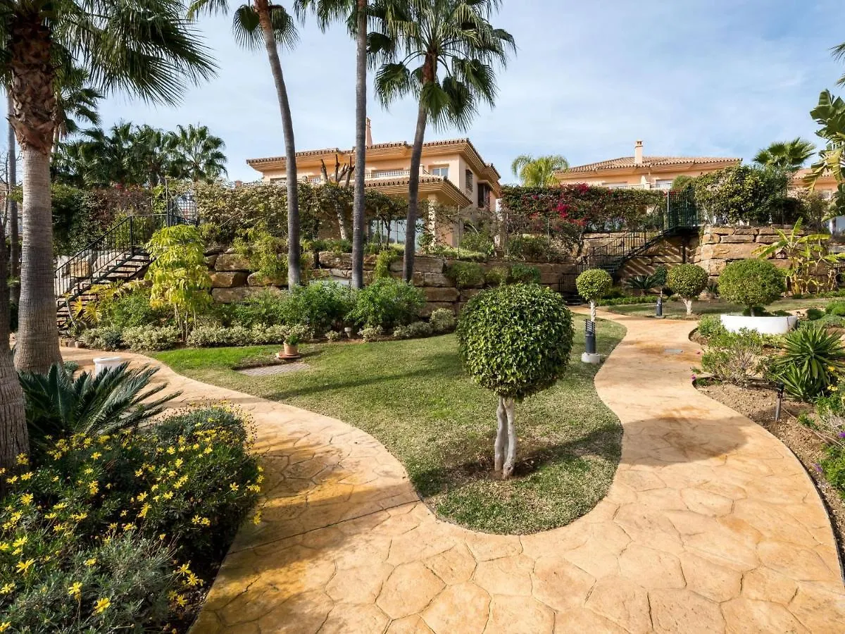 Peaceful Holiday Home In Sitio De Calahonda With Garden Mijas