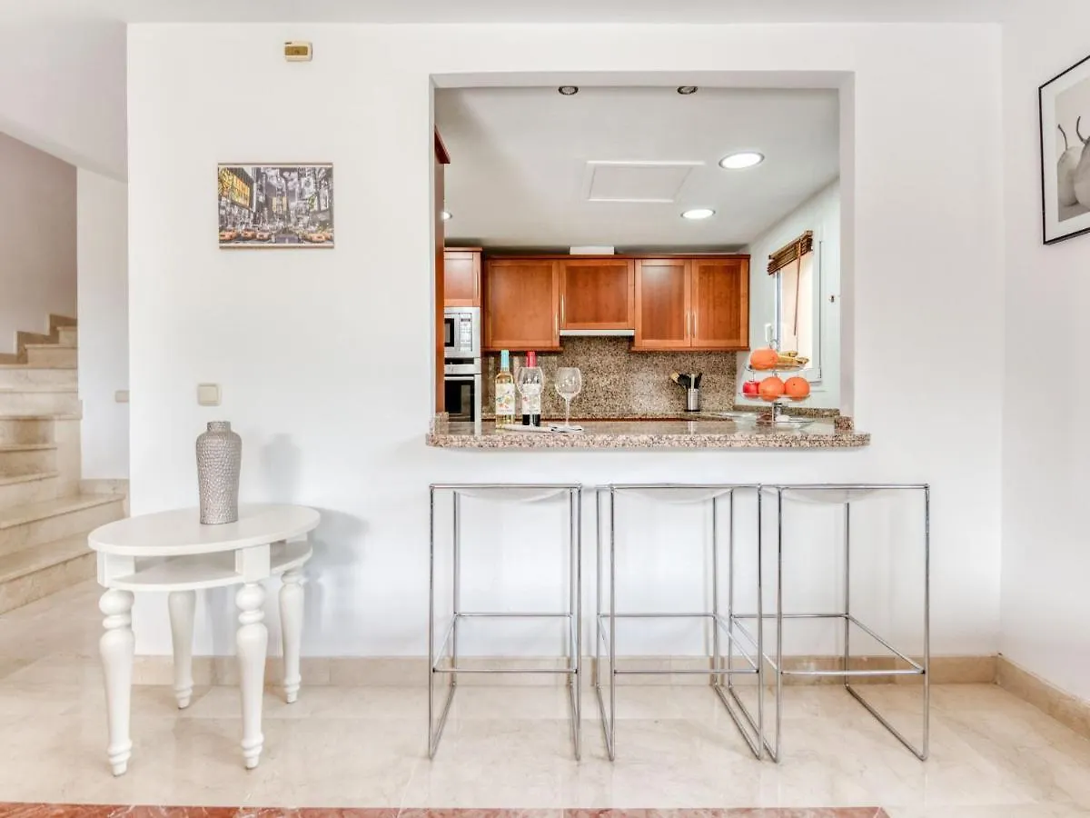 Peaceful Holiday Home In Sitio De Calahonda With Garden 米哈斯 西班牙